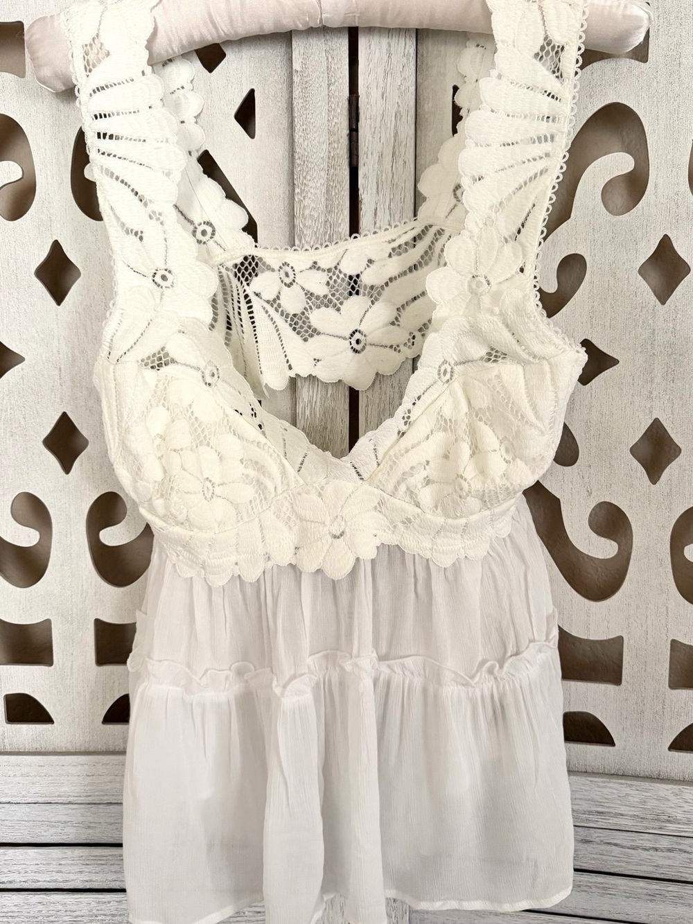 Free People Petal Party Shapeless Cami - Cream Crochet Tiered Ruffle Tank Size M - Picture 3 of 6